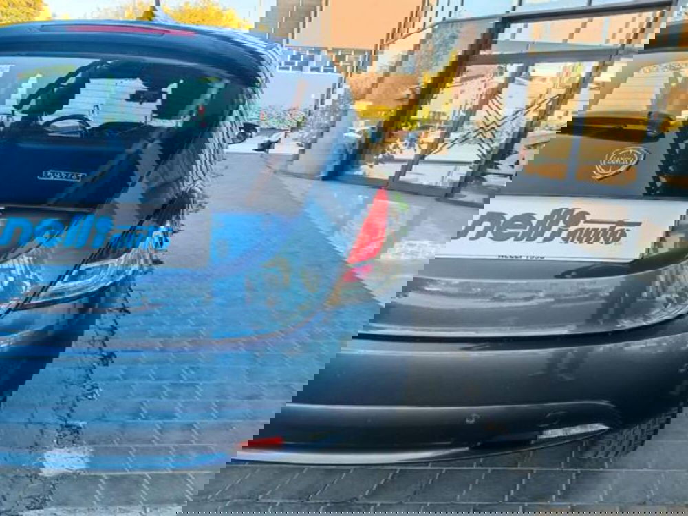 Lancia Ypsilon usata a Pisa (5)