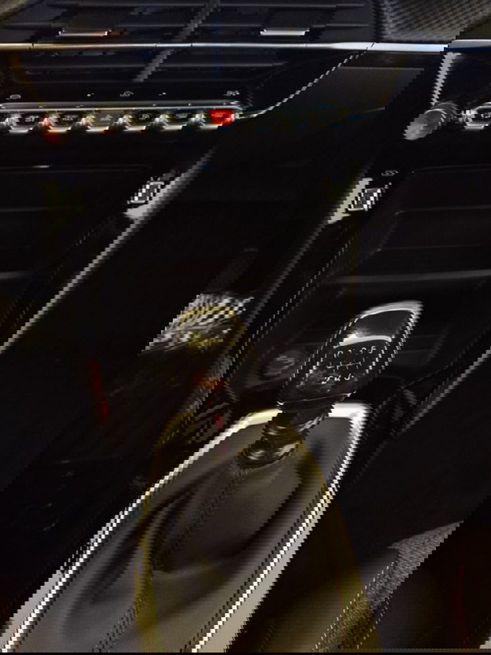 Peugeot 2008 nuova a Vicenza (14)