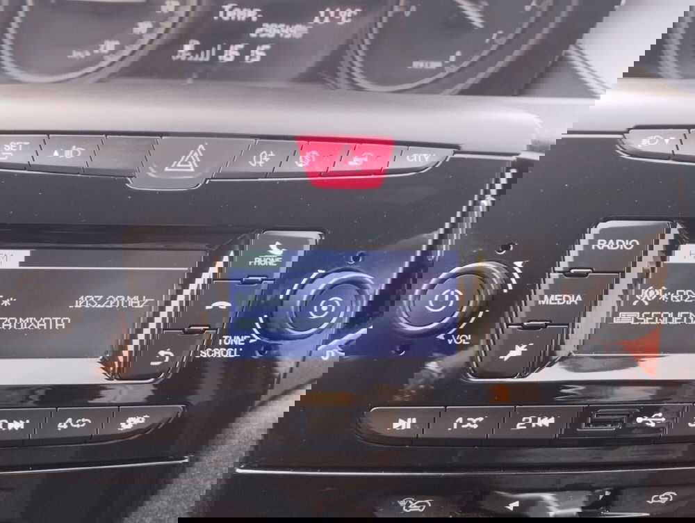 Lancia Ypsilon usata a Asti (14)