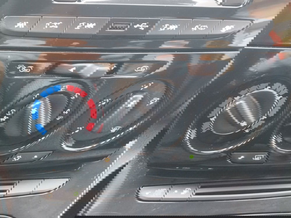 Lancia Ypsilon usata a Asti (15)