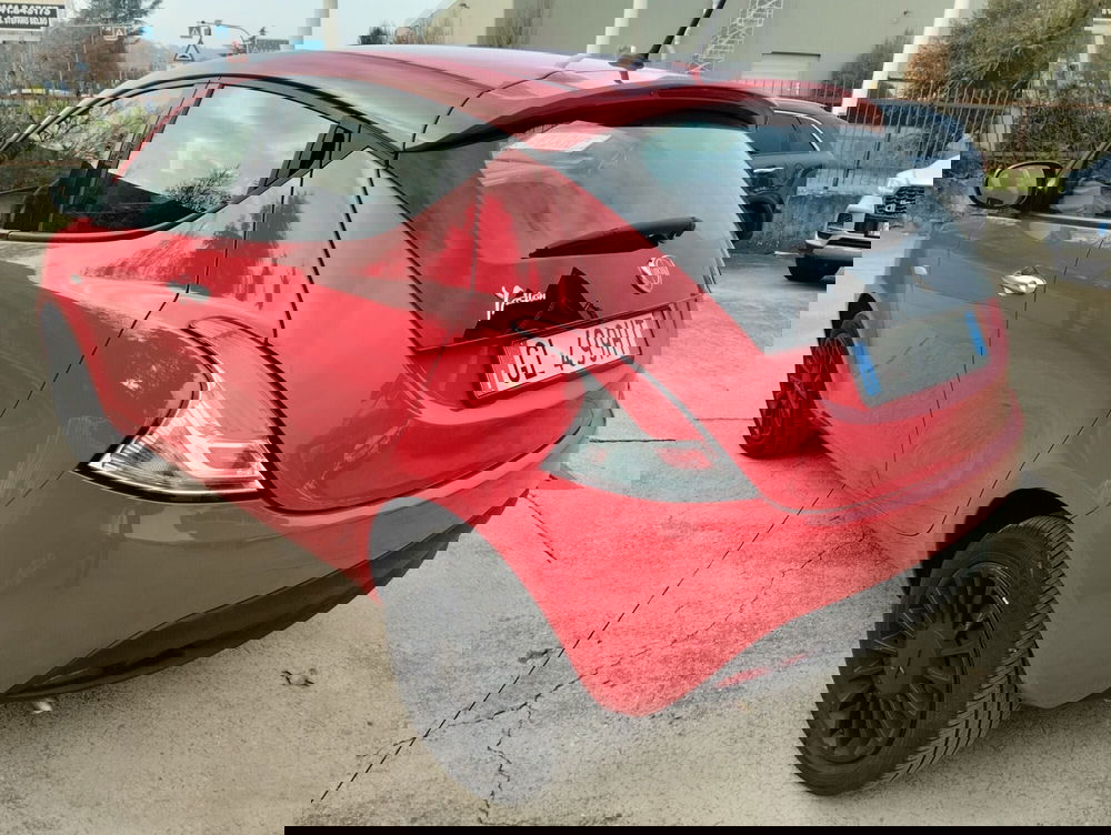 Lancia Ypsilon usata a Asti (4)