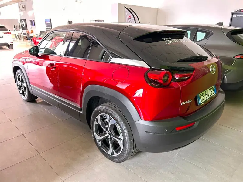 Mazda MX-30 R-EV nuova a Verona (3)