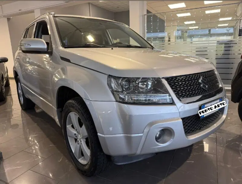 Suzuki Grand Vitara usata a Firenze