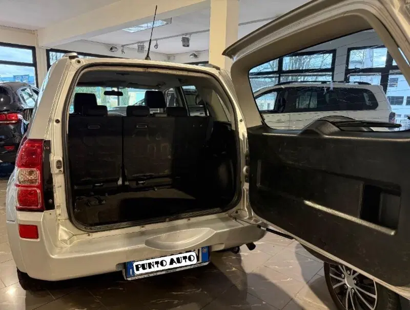 Suzuki Grand Vitara usata a Firenze (9)