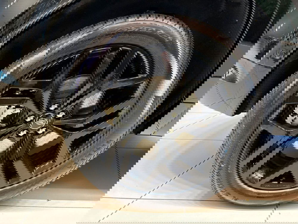 Land Rover Discovery Sport nuova a Torino (10)