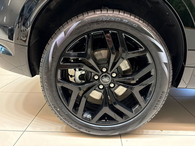 Land Rover Discovery Sport nuova a Torino (10)