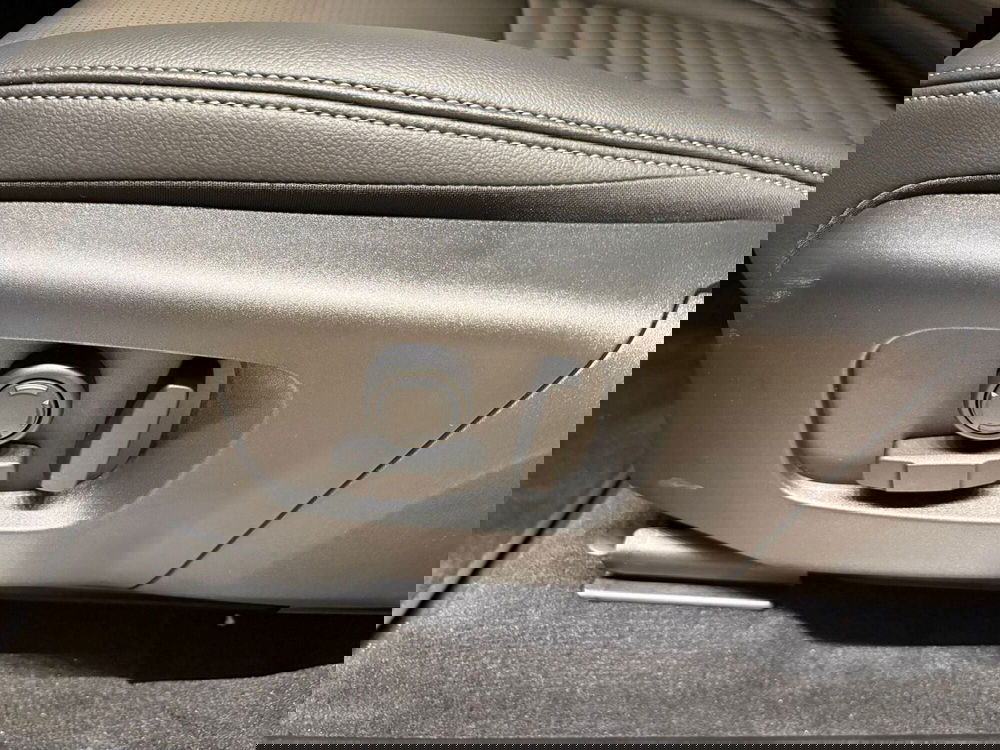 Land Rover Discovery Sport nuova a Torino (11)