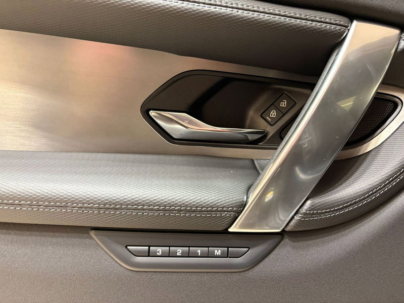 Land Rover Discovery Sport nuova a Torino (13)