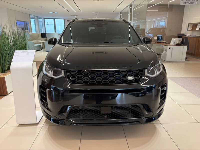 Land Rover Discovery Sport nuova a Torino (3)