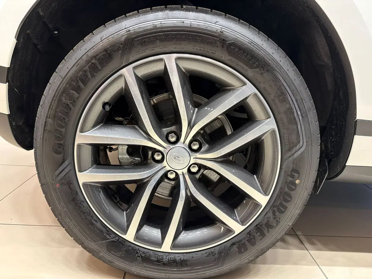 Land Rover Range Rover Evoque nuova a Torino (11)