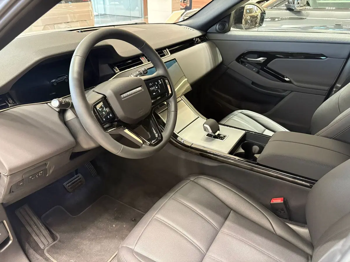 Land Rover Range Rover Evoque nuova a Torino (6)