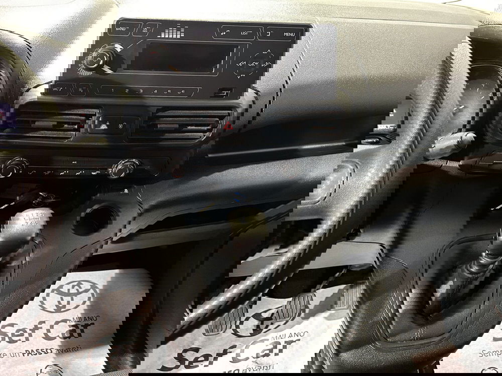 Toyota Proace City usata a Milano (13)