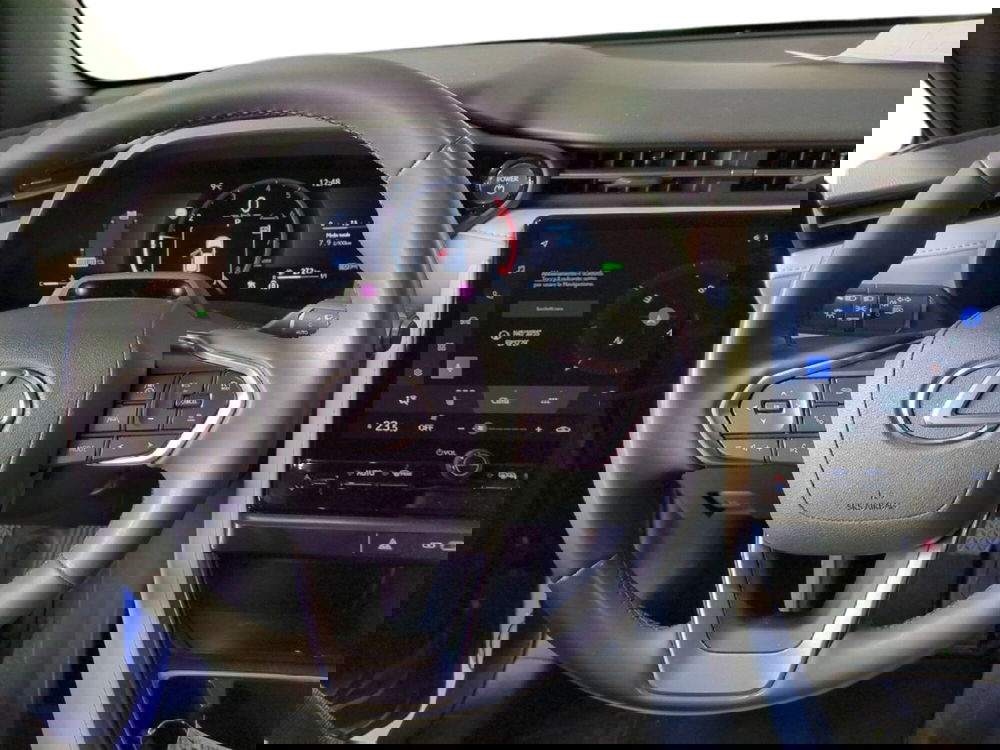 Lexus LBX usata a Milano (13)