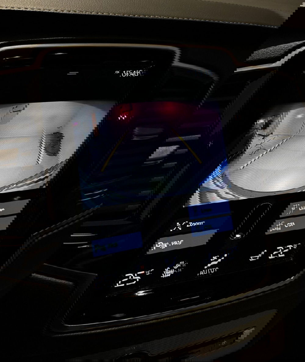 Volvo XC90 usata a Parma (10)