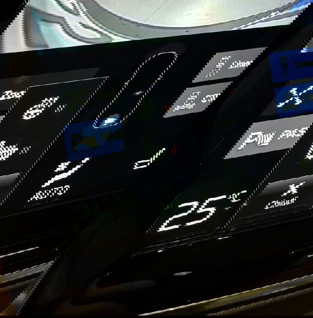 Volvo XC90 usata a Parma (11)