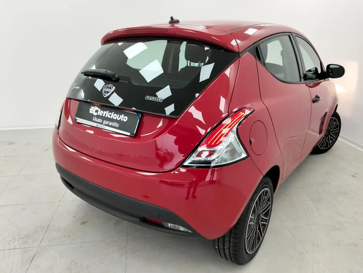 Lancia Ypsilon usata a Como (2)