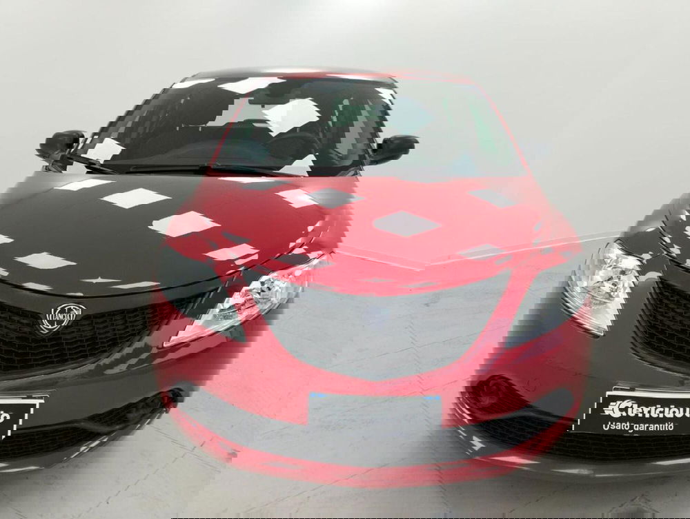 Lancia Ypsilon usata a Como (6)