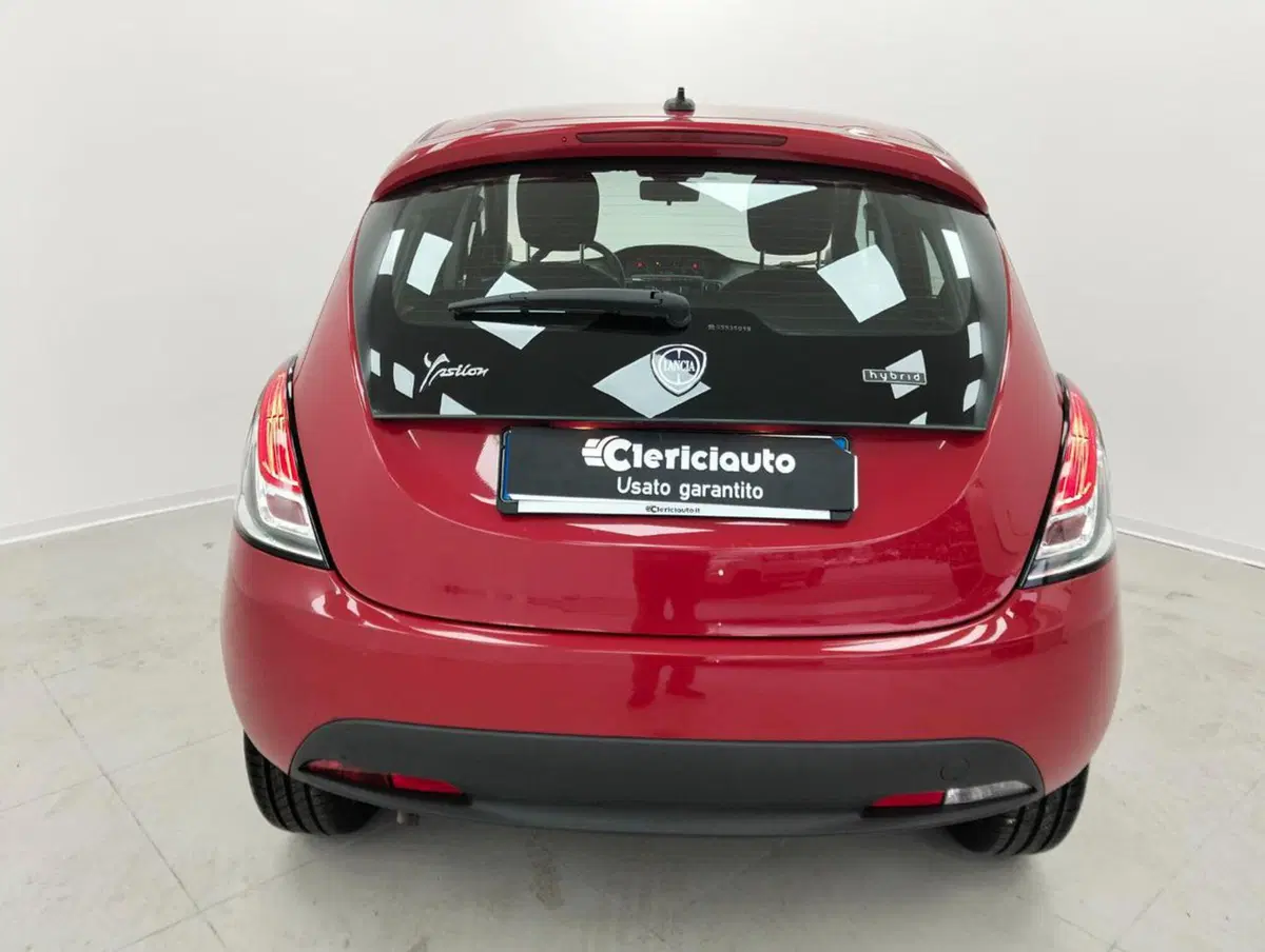 Lancia Ypsilon usata a Como (7)