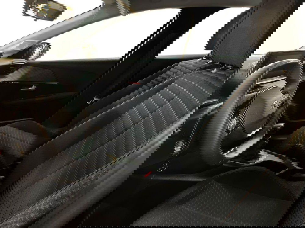 Peugeot 208 usata a Bari (7)