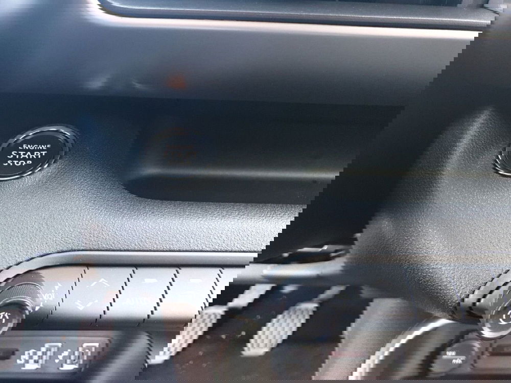 Jeep Avenger nuova a Pescara (11)