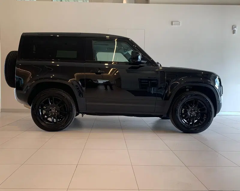 Land Rover Defender usata a Lucca (6)