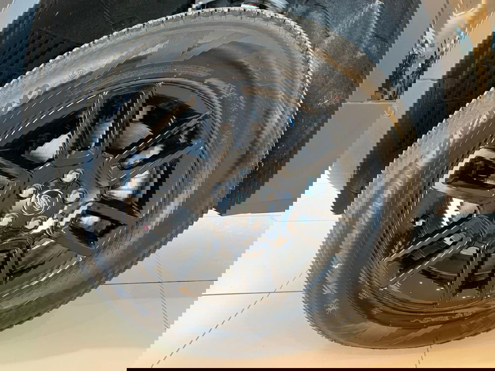 Land Rover Defender usata a Lucca (9)