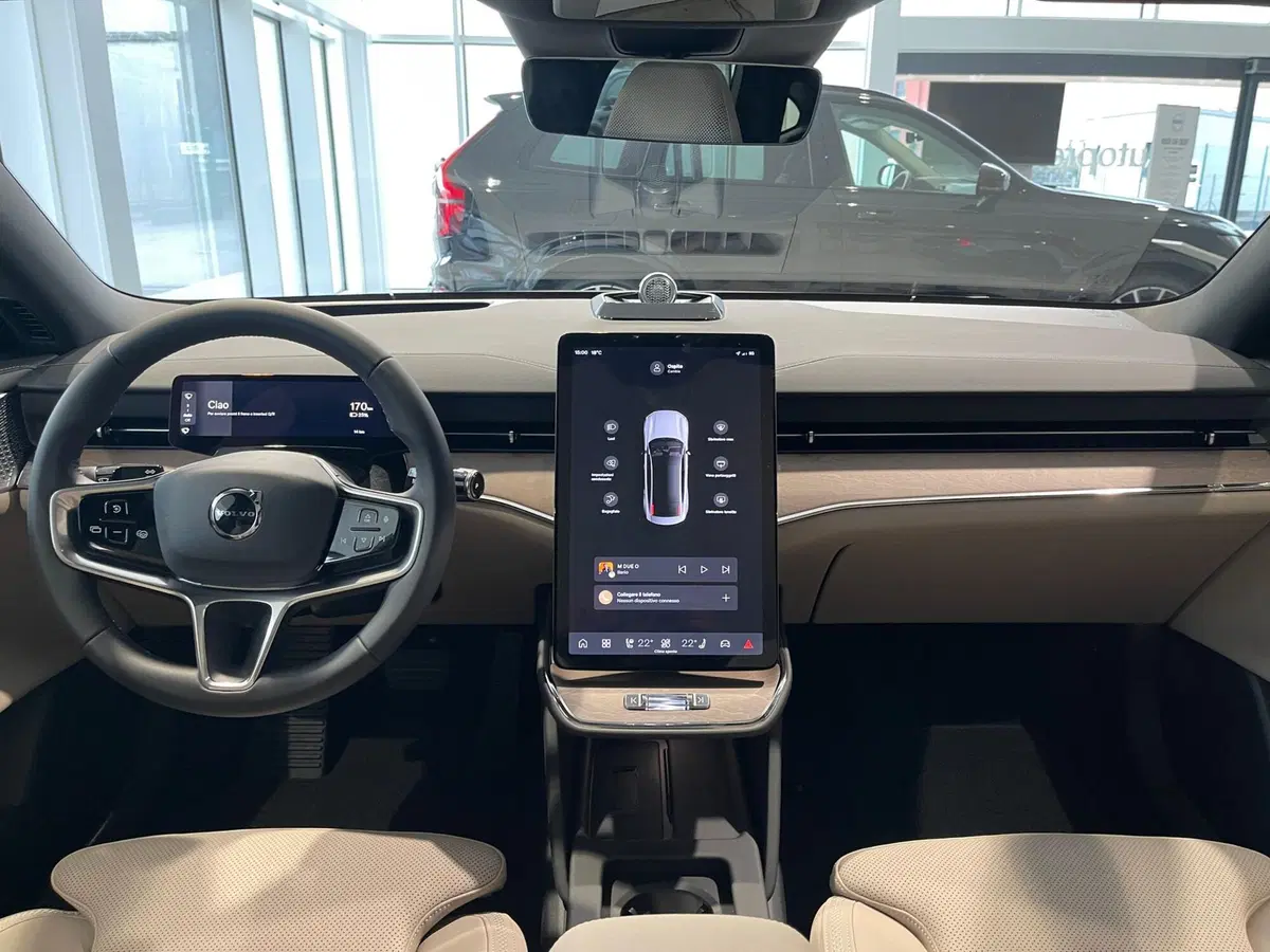 Volvo ES90 nuova a Como (12)