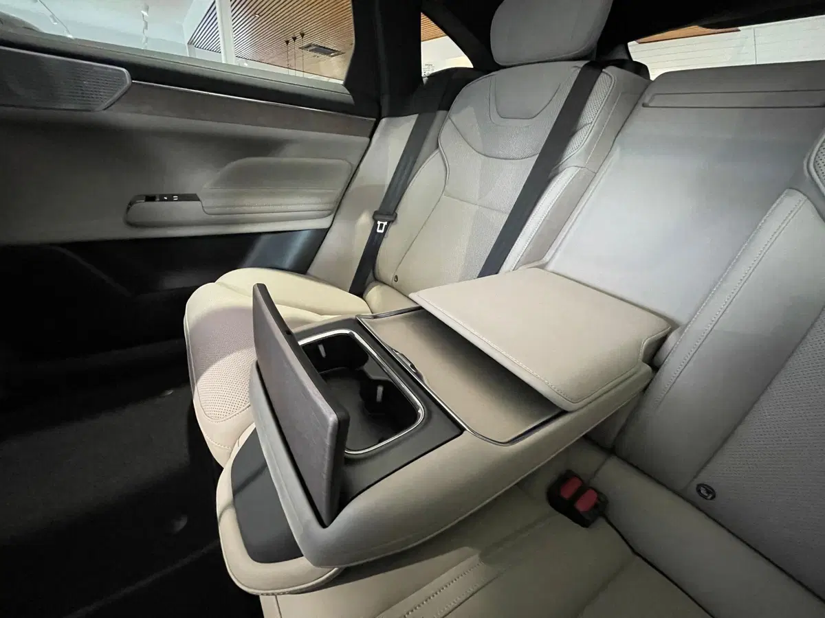 Volvo ES90 nuova a Como (13)