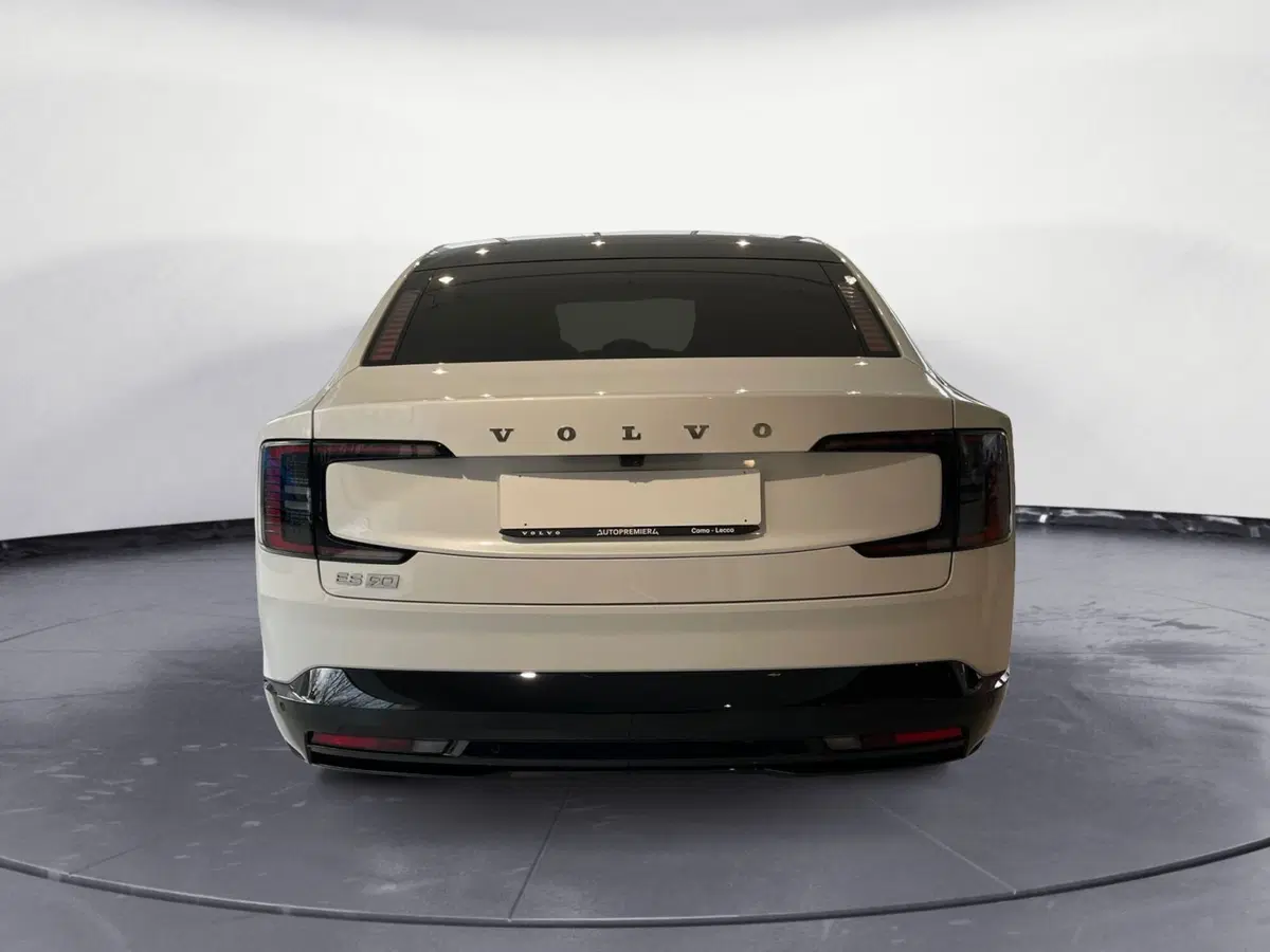 Volvo ES90 nuova a Como (5)