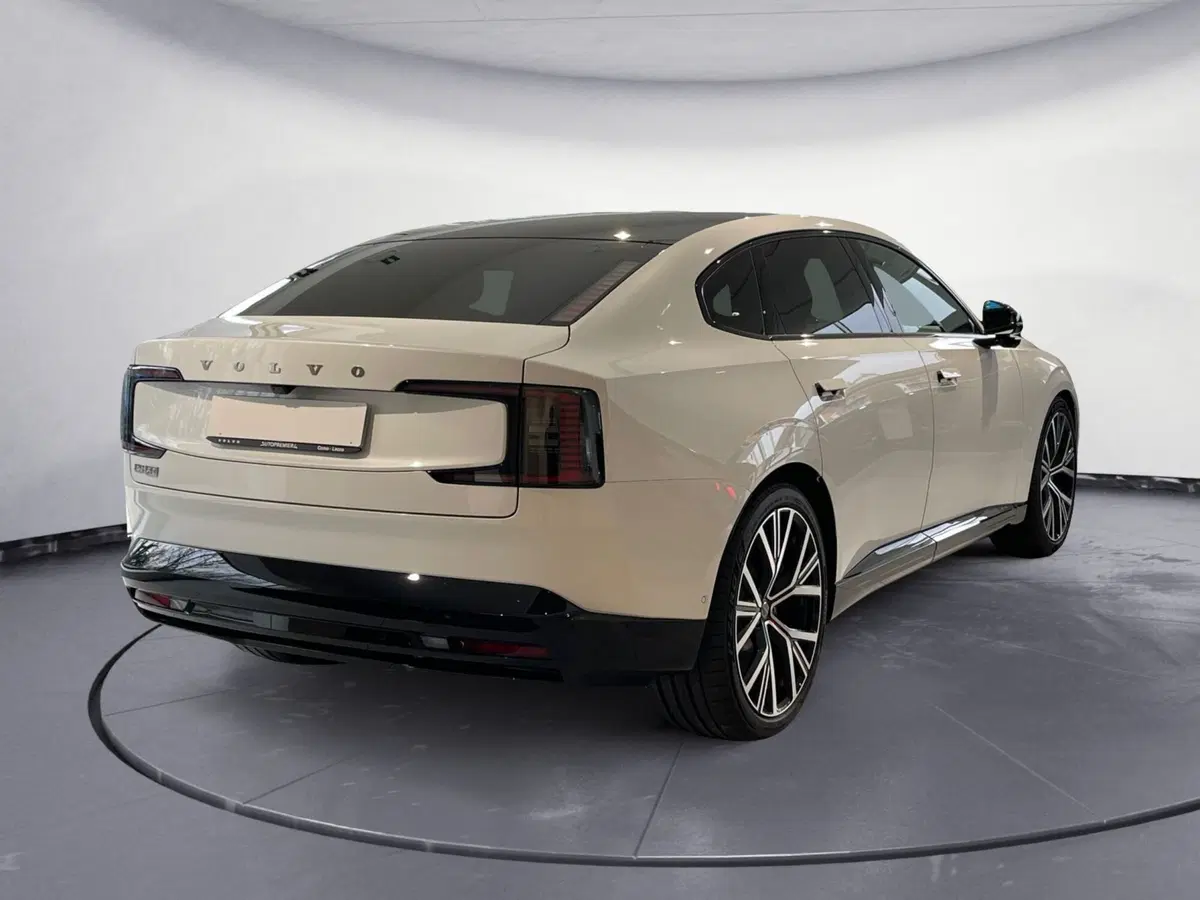 Volvo ES90 nuova a Como (6)