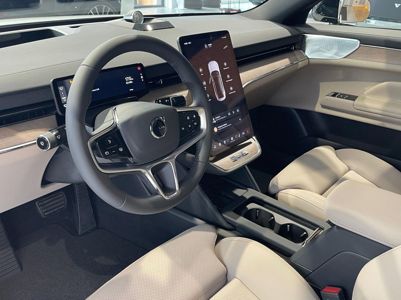 Volvo ES90 nuova a Como (9)
