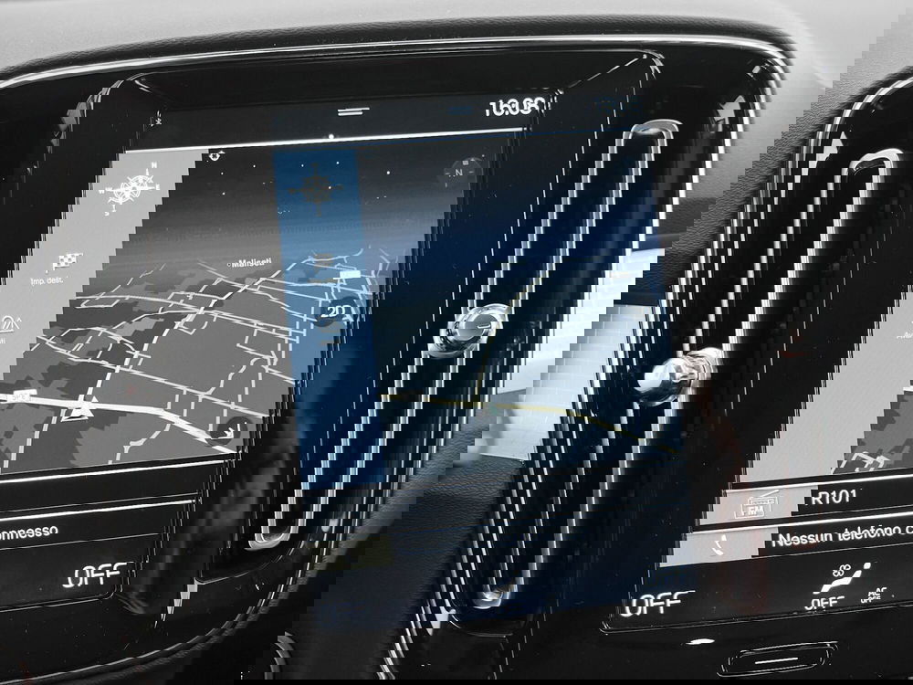 Volvo XC40 usata a Prato (12)