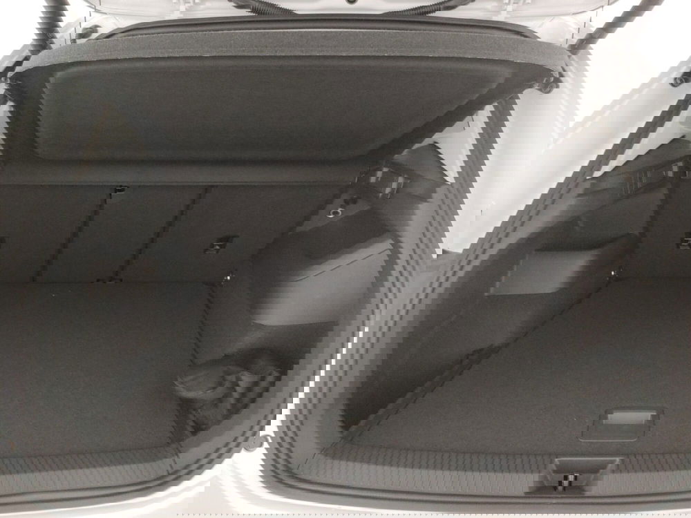 Volkswagen Tiguan nuova a Napoli (10)