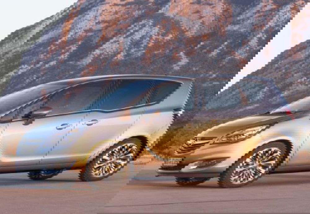 Opel Meriva usata a Palermo (13)