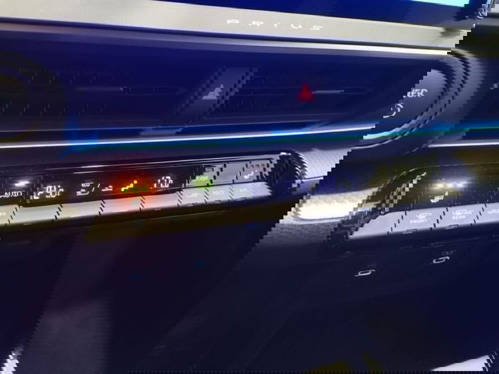 Toyota Prius nuova a Bergamo (9)