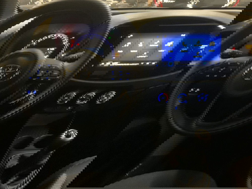 Toyota Aygo X nuova a Bergamo (9)