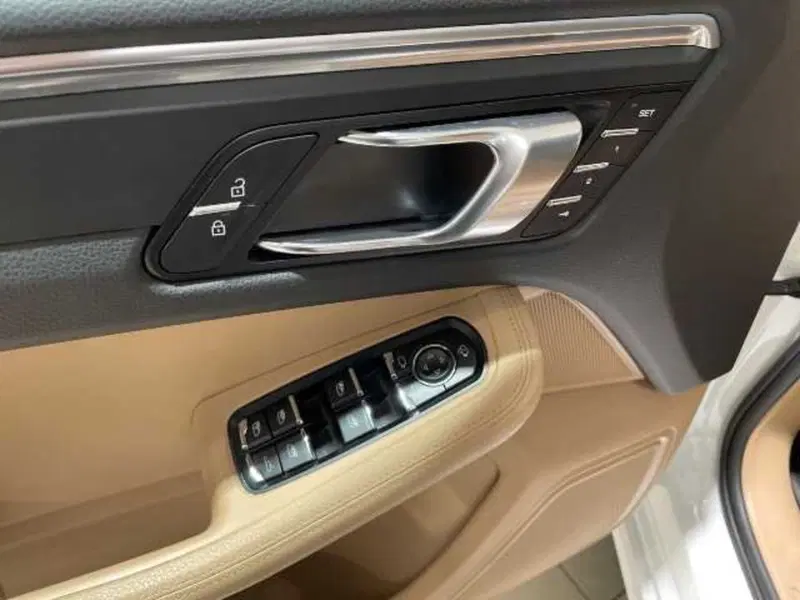 Porsche Macan usata a Firenze (17)