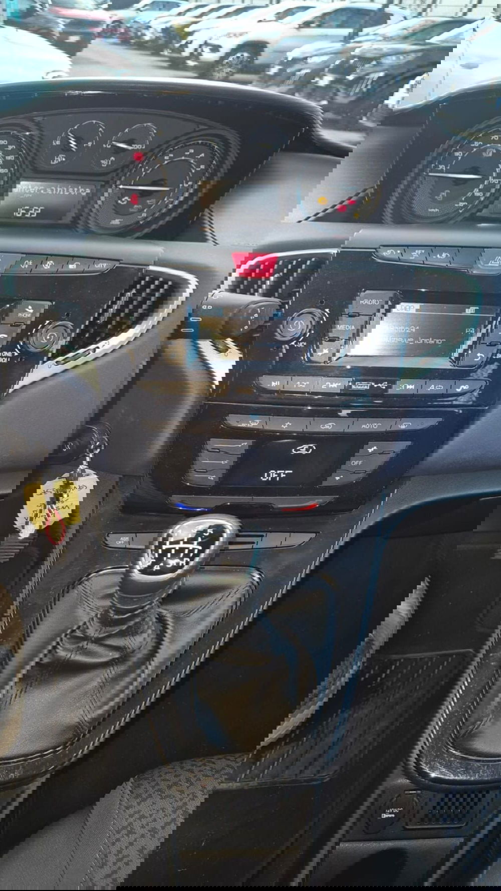 Lancia Ypsilon usata a Frosinone (11)