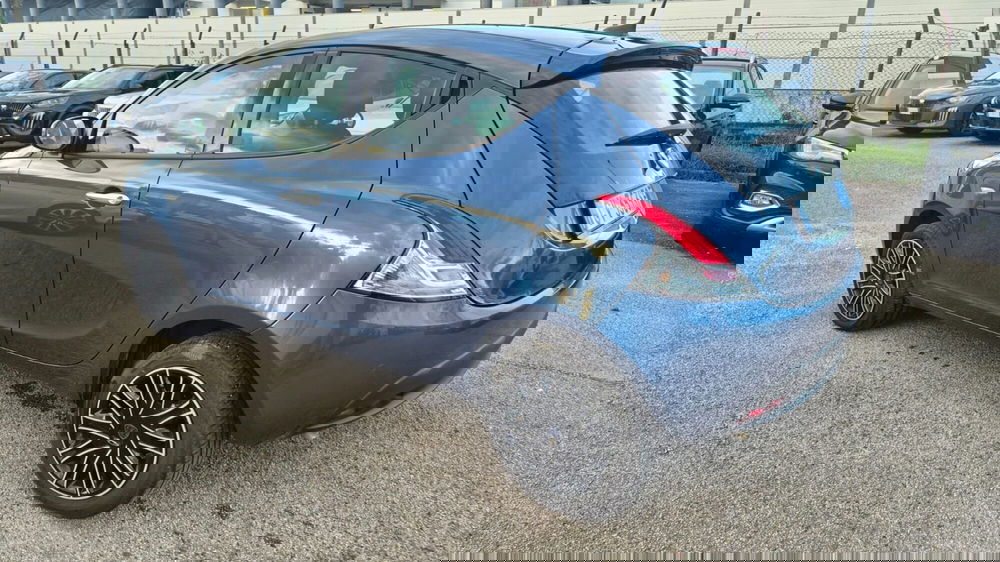 Lancia Ypsilon usata a Frosinone (5)