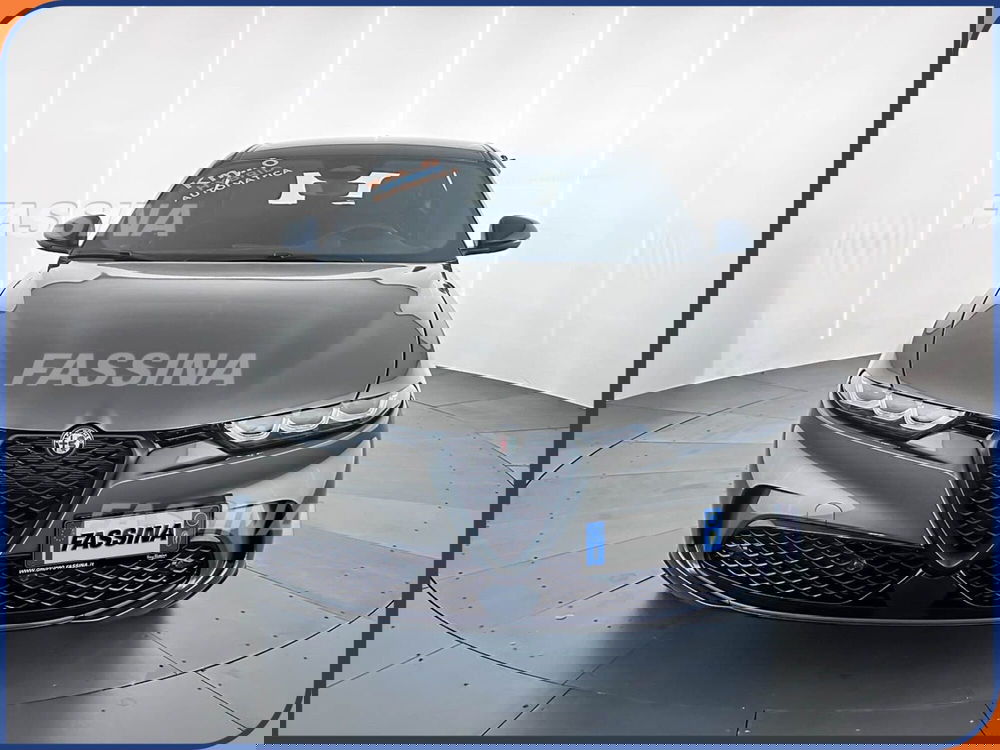 Alfa Romeo Tonale nuova a Milano (2)