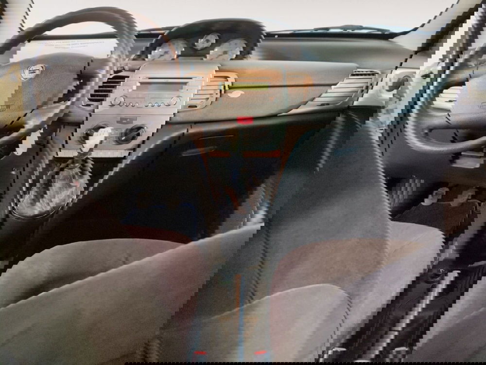 Lancia Ypsilon usata a Agrigento (9)