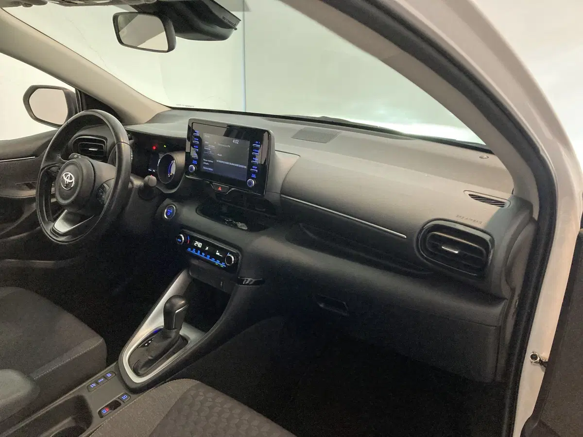 Toyota Yaris usata a Barletta-Andria-Trani (17)