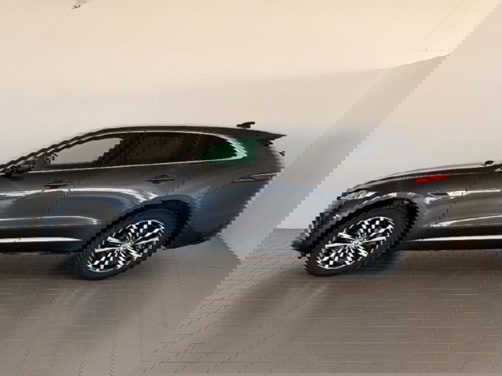 Jaguar F-Pace usata a Venezia (3)