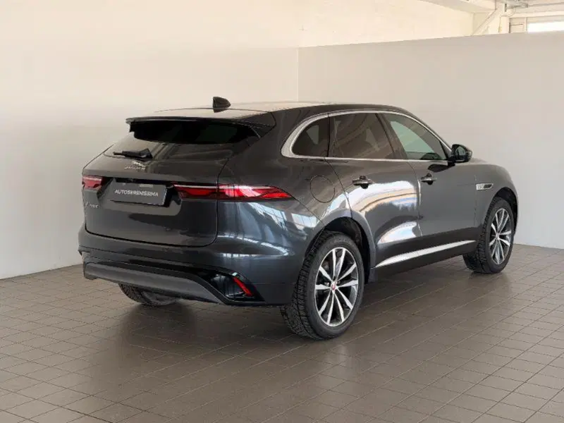 Jaguar F-Pace usata a Venezia (5)