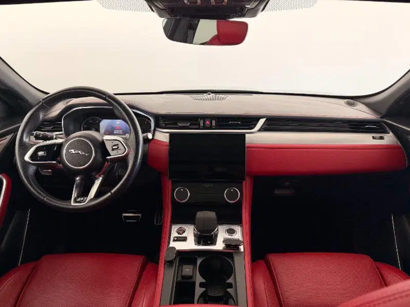 Jaguar F-Pace usata a Venezia (6)