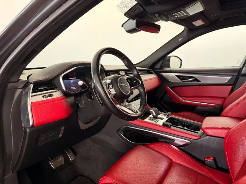 Jaguar F-Pace usata a Venezia (7)