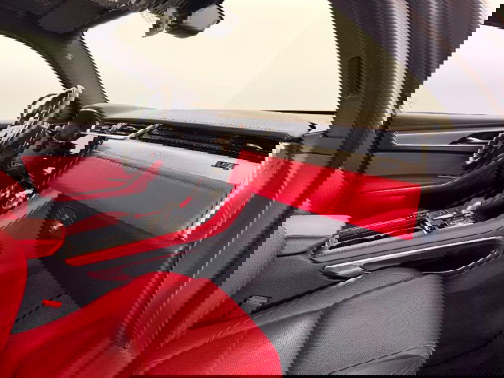 Jaguar F-Pace usata a Venezia (8)