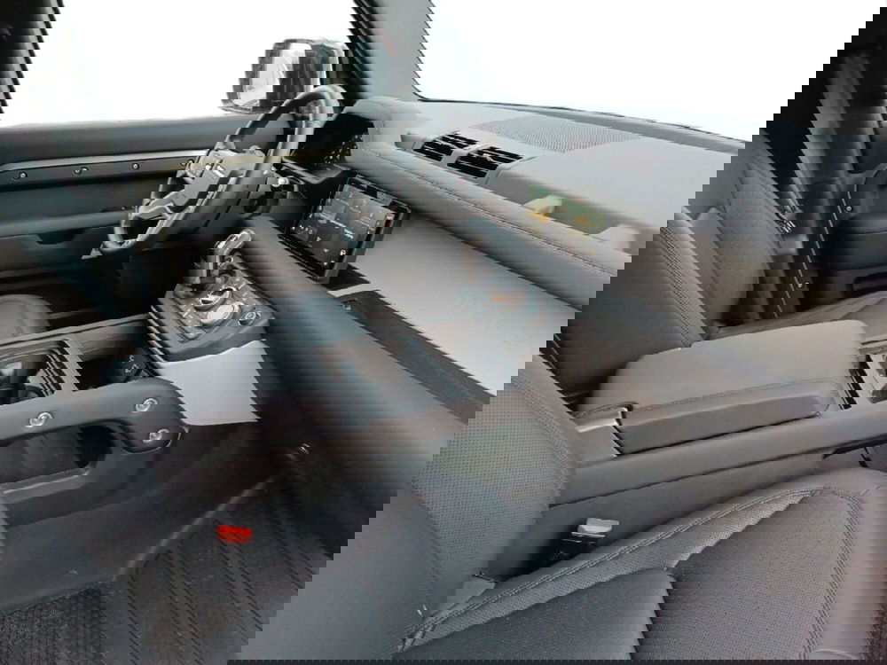 Land Rover Defender usata a Macerata (4)