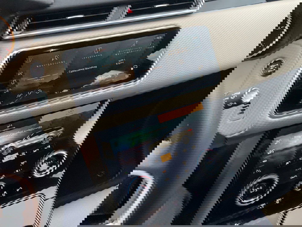 Land Rover Range Rover Velar usata a Macerata (11)