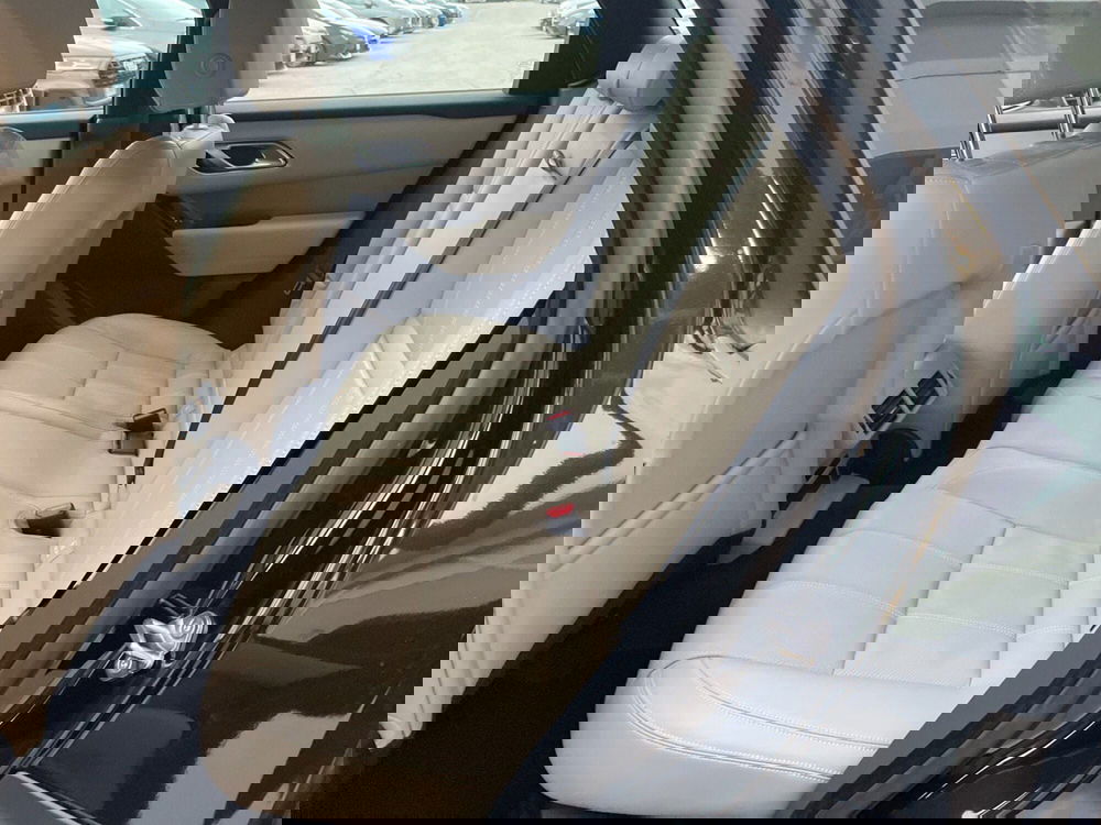 Land Rover Range Rover Velar usata a Macerata (5)